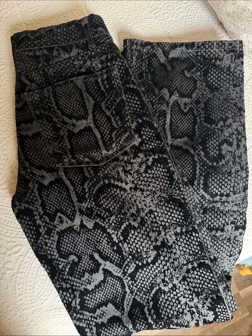 Zara Women's Black & Gray Snake-Print Skinny Jeans